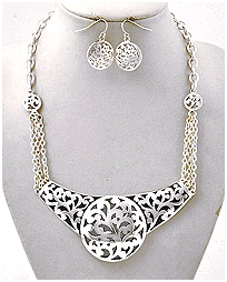 silvertone filigree necklace and earrings